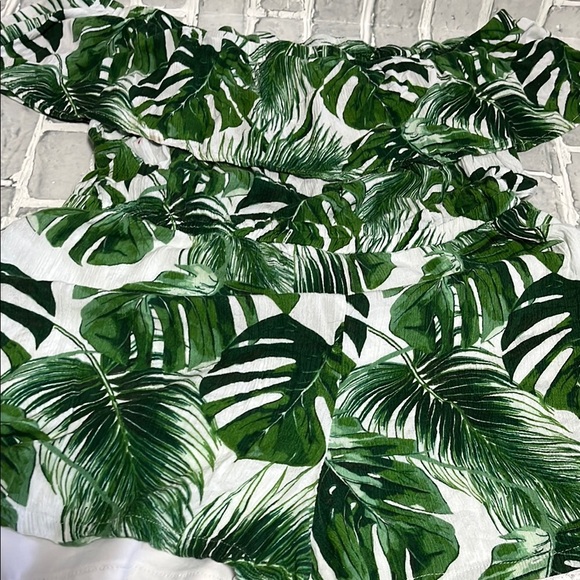 GUESS Tropical Leaf Print Off-Shoulder Romper - Picture 2 of 4